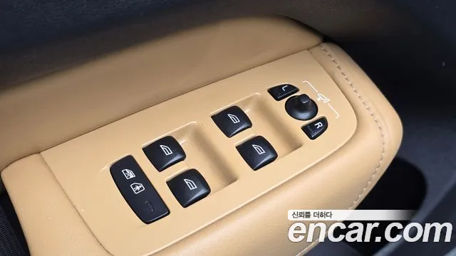 Volvo XC60 — фото 15