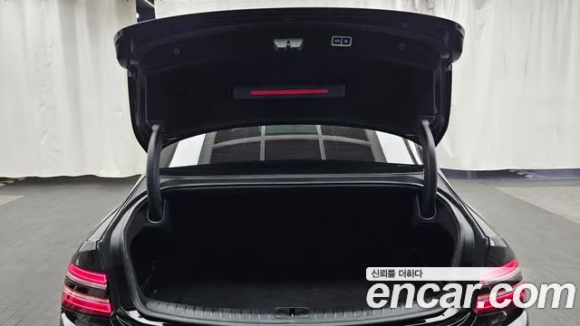 Genesis G80 — фото 16