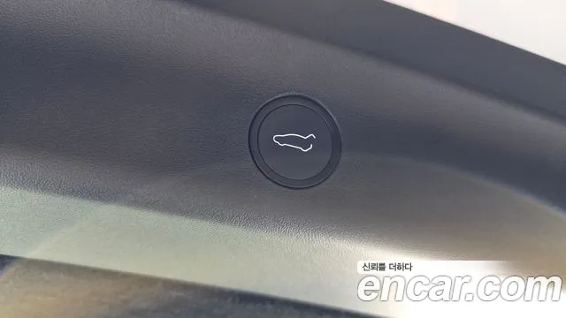 Tesla Model Y — фото 16