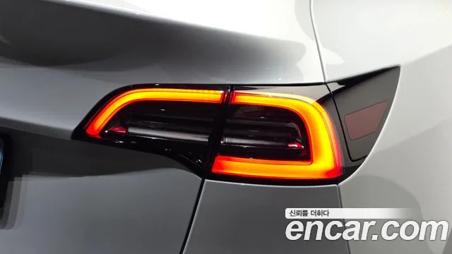 Tesla Model Y — фото 23