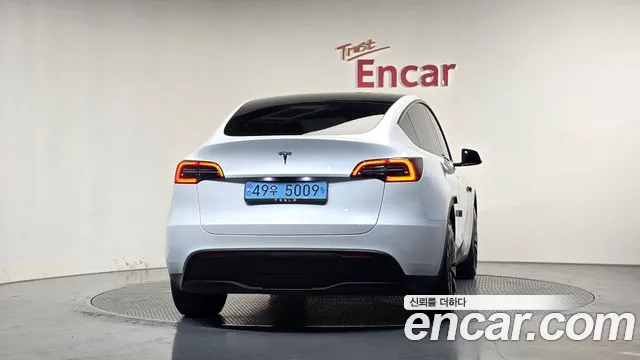Tesla Model Y — фото 3