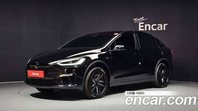 Tesla Model X — фото 1
