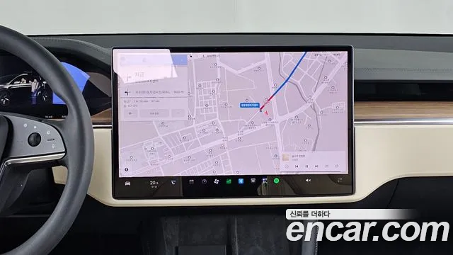 Tesla Model X — фото 13