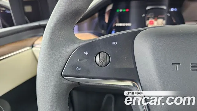 Tesla Model X — фото 17