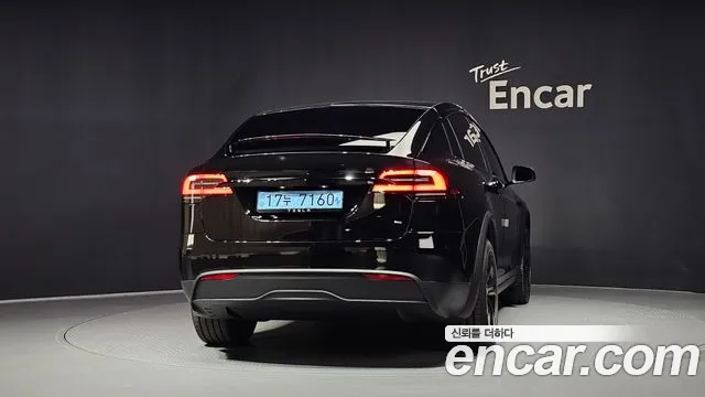 Tesla Model X — фото 4