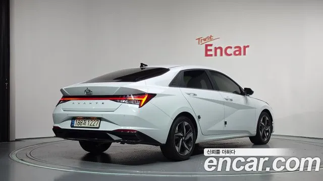 Hyundai Avante — фото 2
