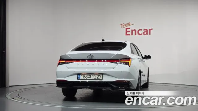 Hyundai Avante — фото 4