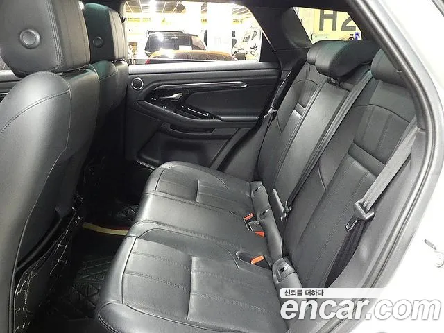 Land Rover Range Rover Evoque — фото 17