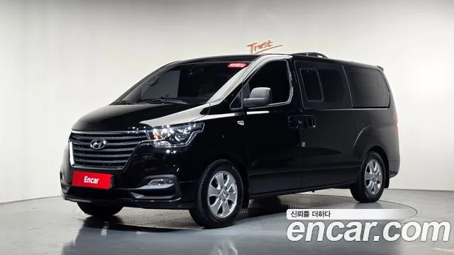 Hyundai Starex — фото 1