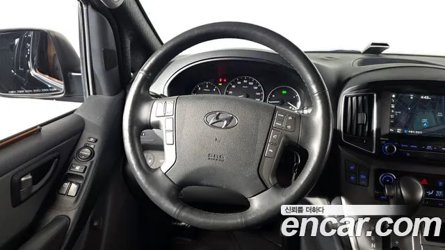 Hyundai Starex — фото 14
