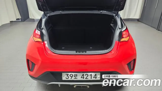 Hyundai Veloster — фото 17