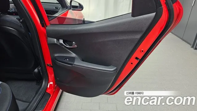 Hyundai Veloster — фото 25