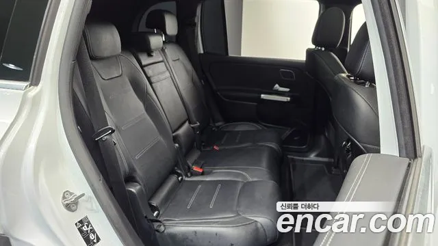 Mercedes-Benz EQB — фото 11
