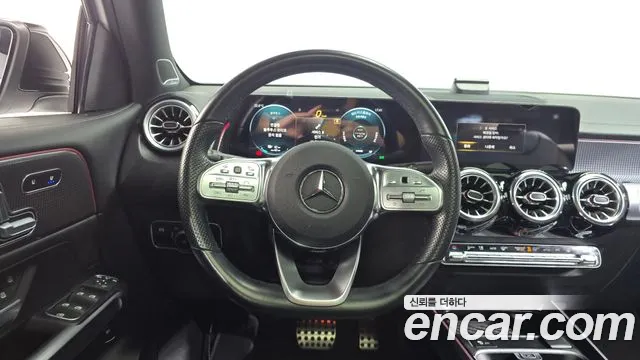 Mercedes-Benz EQB — фото 12