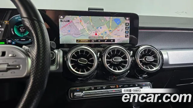 Mercedes-Benz EQB — фото 13