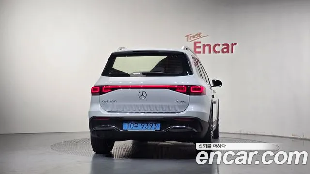 Mercedes-Benz EQB — фото 4