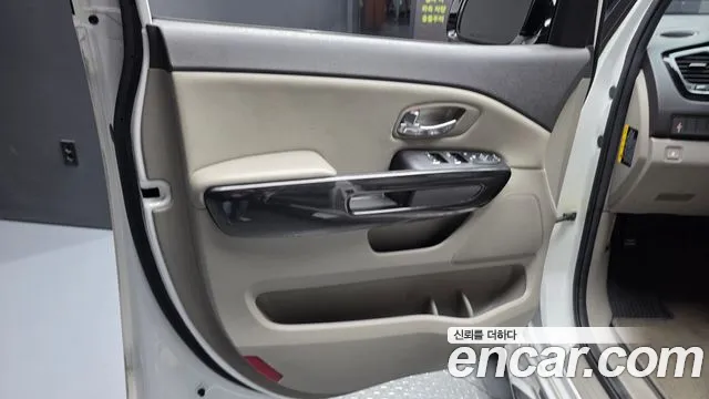 Kia Carnival — фото 25