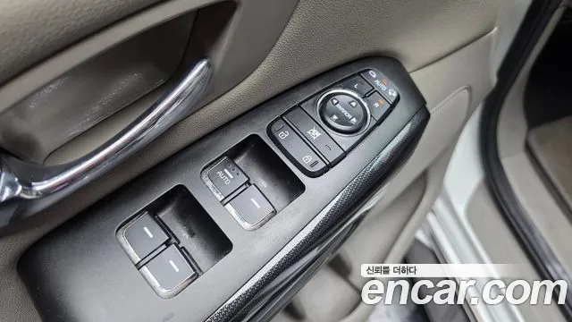 Kia Carnival — фото 28