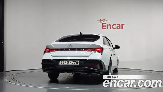 Hyundai Avante — фото 4
