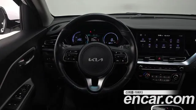 Kia Niro — фото 14