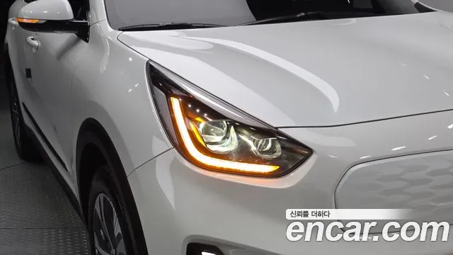 Kia Niro — фото 22