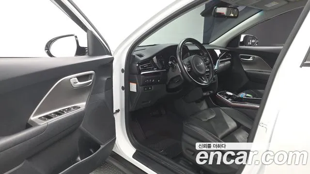 Kia Niro — фото 10