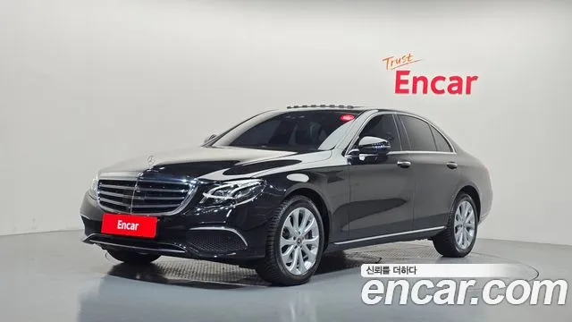 Mercedes-Benz E-Class — фото 1