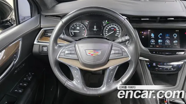 Cadillac XT5 — фото 13