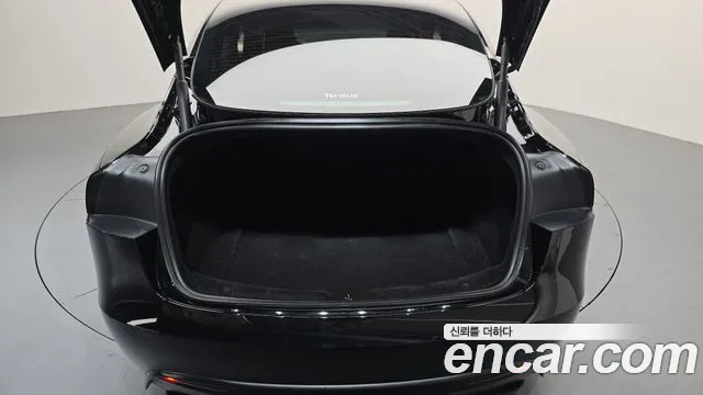 Tesla Model 3 — фото 20