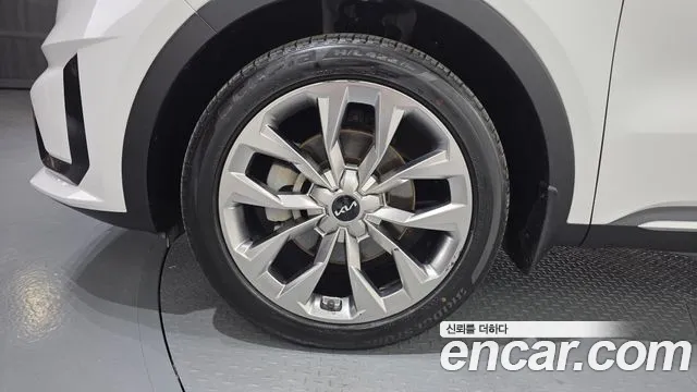 Kia Sorento — фото 5