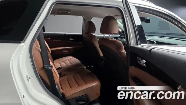Kia Sorento — фото 11
