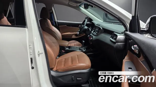 Kia Sorento — фото 12