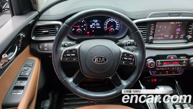 Kia Sorento — фото 13