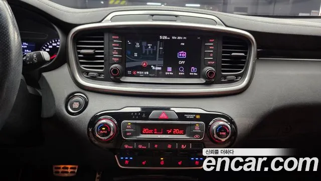 Kia Sorento — фото 15