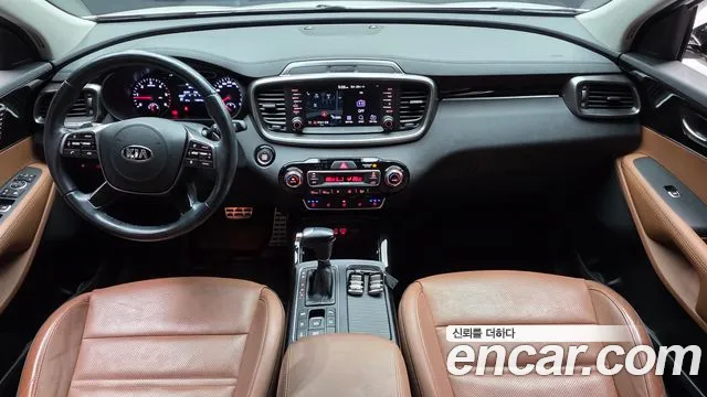 Kia Sorento — фото 7