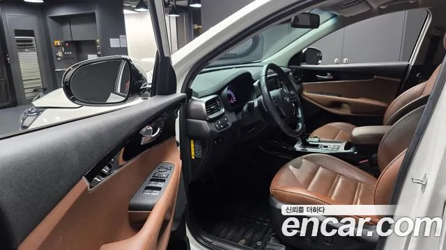 Kia Sorento — фото 10