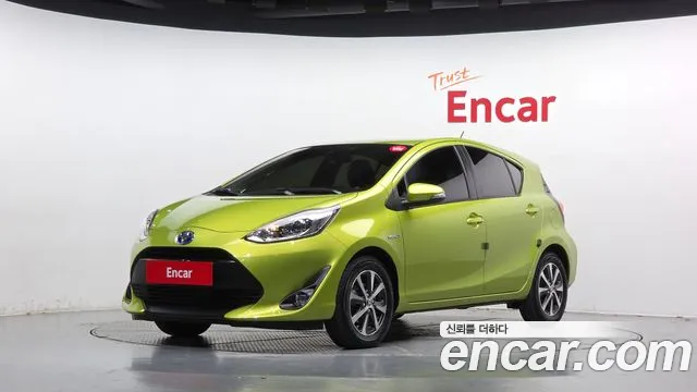 Toyota Prius — фото 1