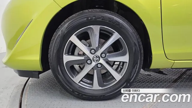 Toyota Prius — фото 5