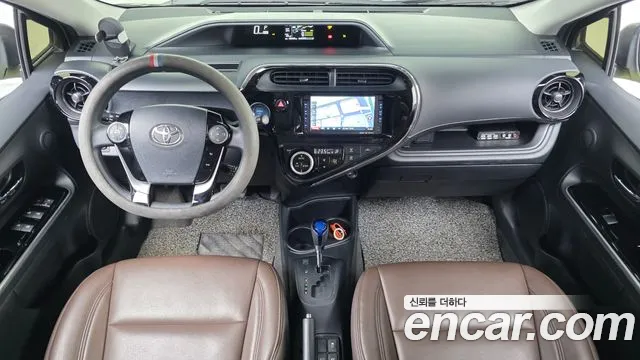 Toyota Prius — фото 7