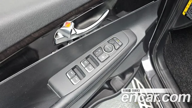 Kia Sorento — фото 13