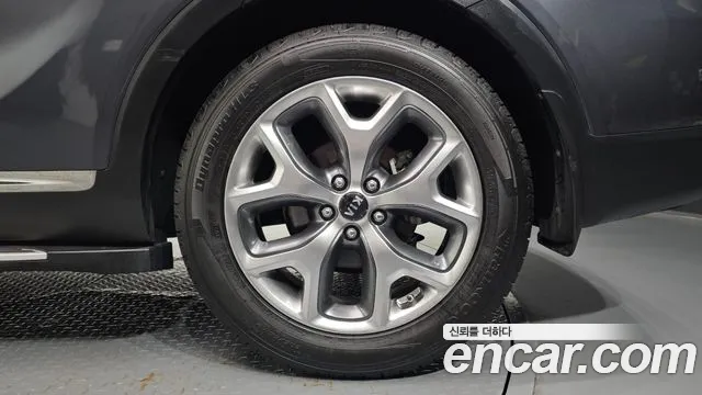 Kia Sorento — фото 21
