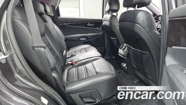 Kia Sorento — фото 26