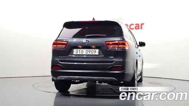 Kia Sorento — фото 4