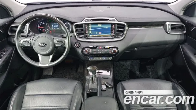 Kia Sorento — фото 7