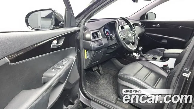 Kia Sorento — фото 10