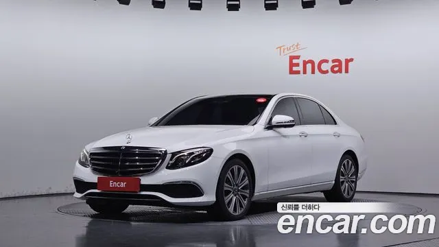 Mercedes-Benz E-Class — фото 1
