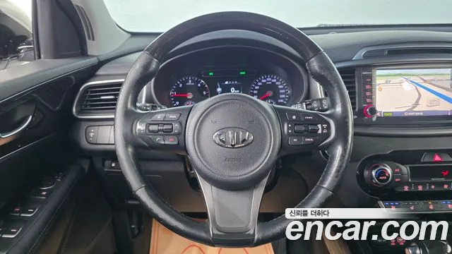 Kia Sorento — фото 15