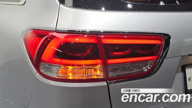 Kia Sorento — фото 23