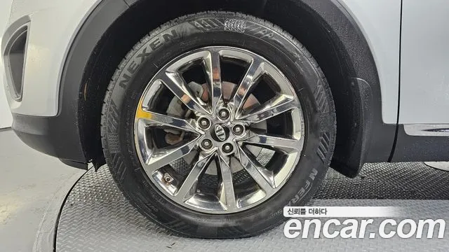 Kia Sorento — фото 4