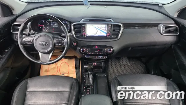 Kia Sorento — фото 6
